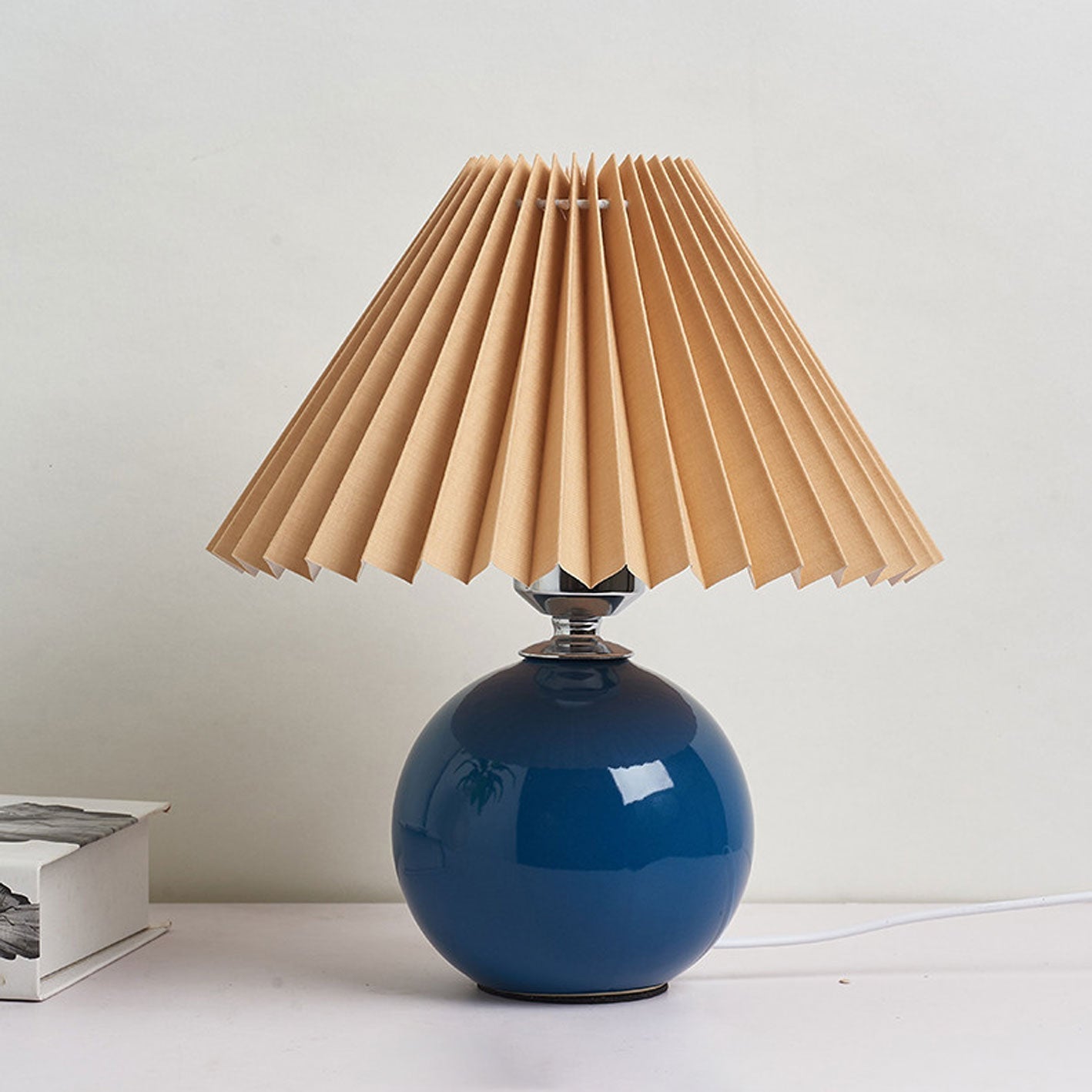 Nordic Minimalist Ceramic Pleated Table Lamp - 1-Light Design, Modern Home Decor, Scandinavian Style Lighting