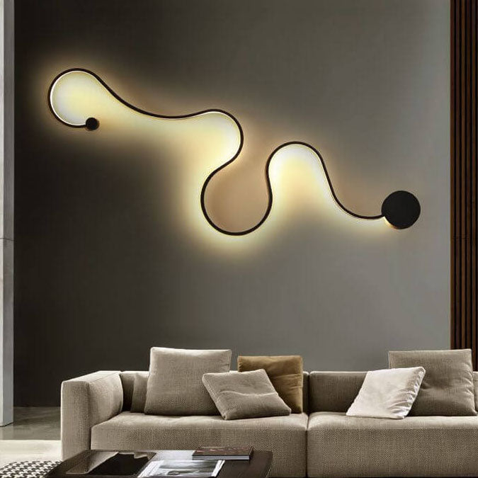 Modern Aluminum Snake-Shaped LED Wall Sconce Lamp - Curved Design, 1-Light Fixture, Contemporary Home Lighting