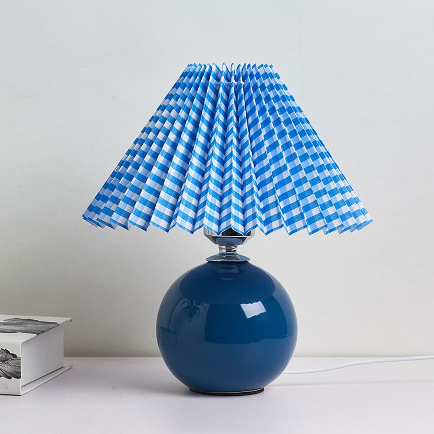 Nordic Minimalist Ceramic Pleated Table Lamp - 1-Light Design, Modern Home Decor, Scandinavian Style Lighting