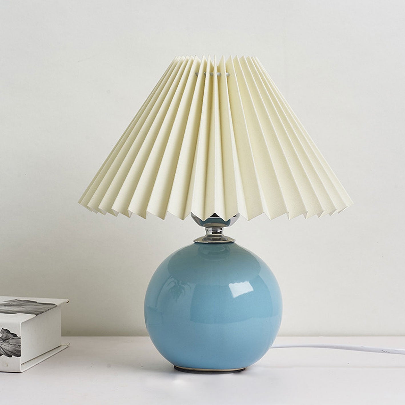 Nordic Minimalist Ceramic Pleated Table Lamp - 1-Light Design, Modern Home Decor, Scandinavian Style Lighting