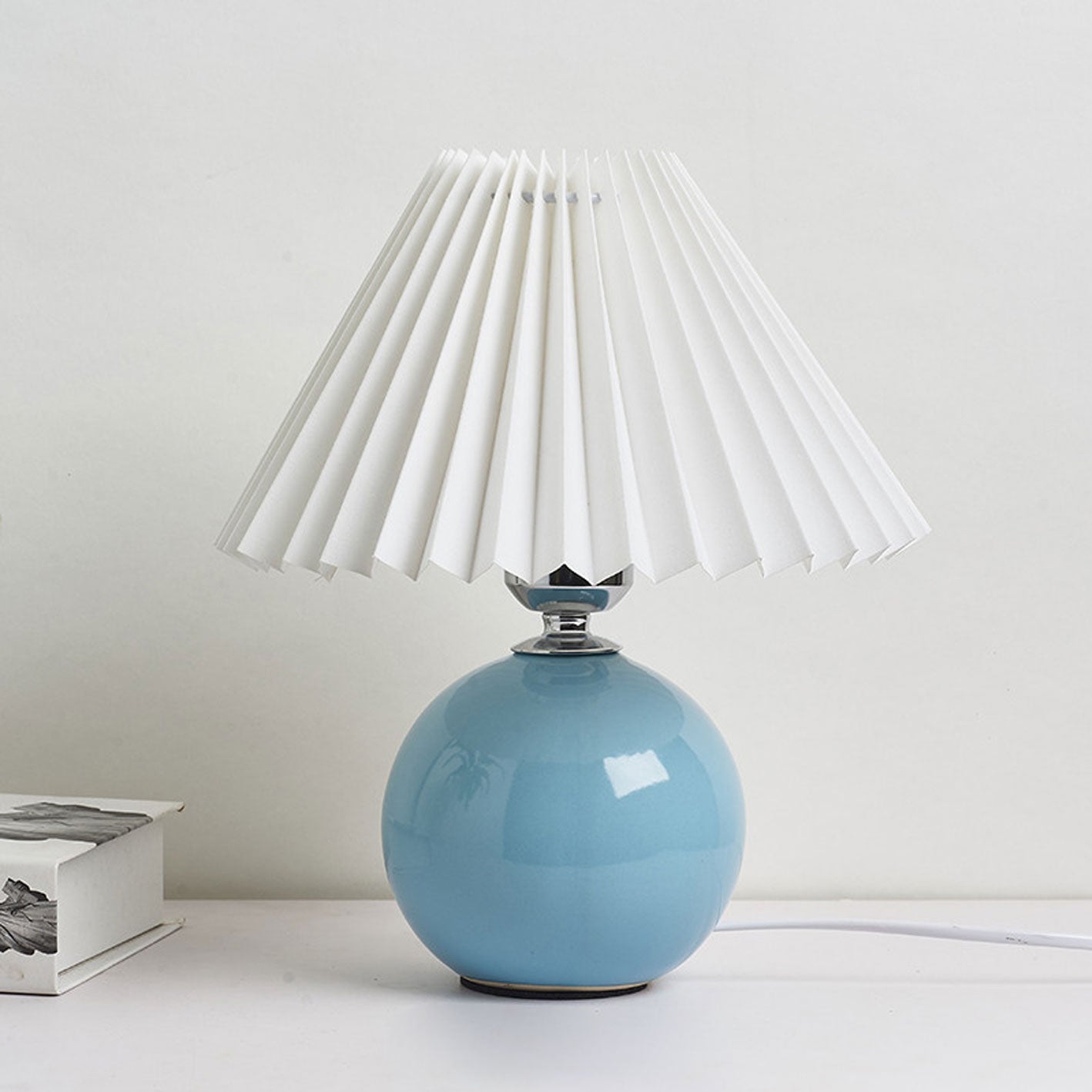 Nordic Minimalist Ceramic Pleated Table Lamp - 1-Light Modern Design, Elegant Home Lighting, Scandinavian Style