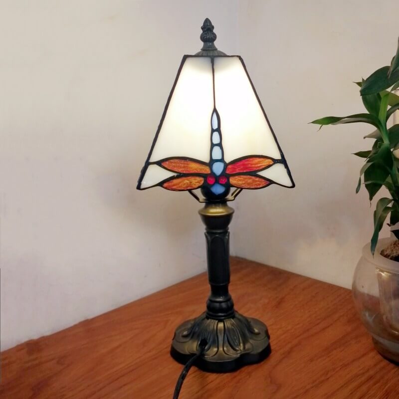 Traditional Tiffany Square Stained Glass Table Lamp - 1-Light Iron Fixture for Bedroom Decor
