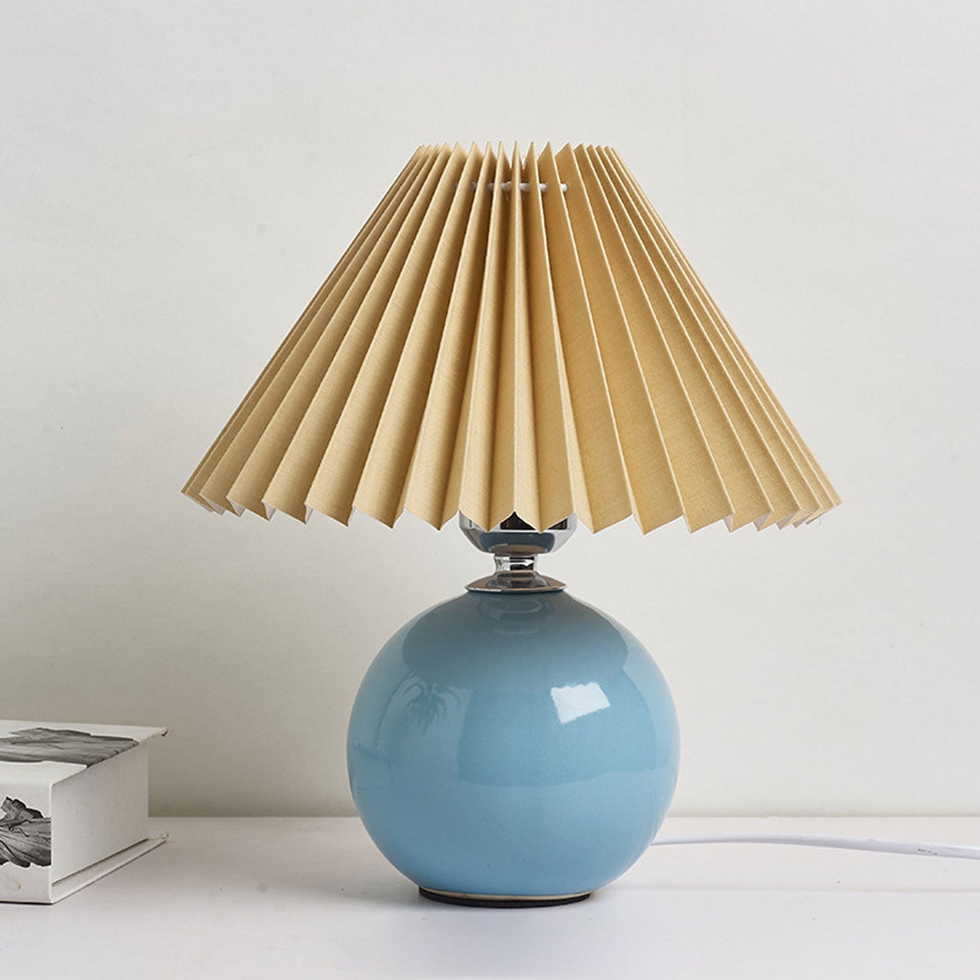 Nordic Minimalist Ceramic Pleated Table Lamp - 1-Light Design, Modern Home Decor, Scandinavian Style Lighting