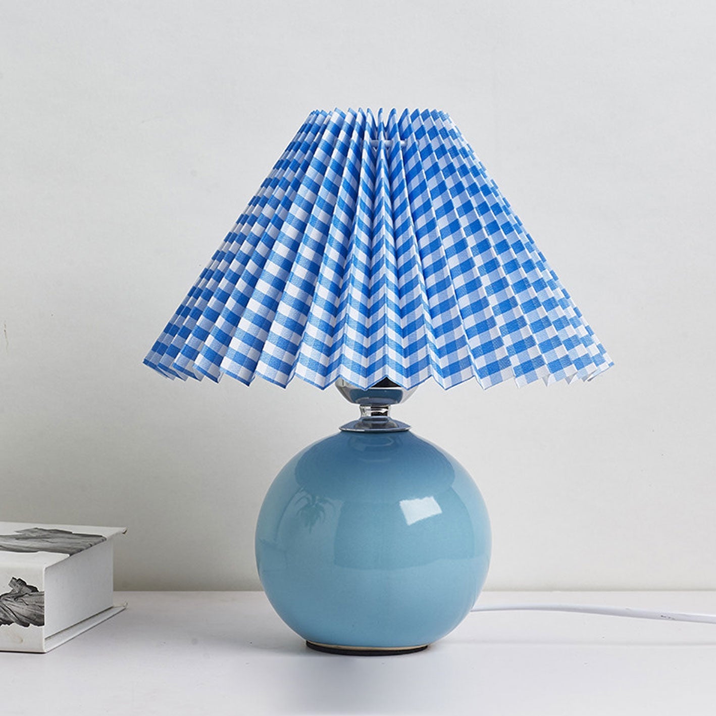 Nordic Minimalist Ceramic Pleated Table Lamp - 1-Light Design, Modern Home Decor, Scandinavian Style Lighting