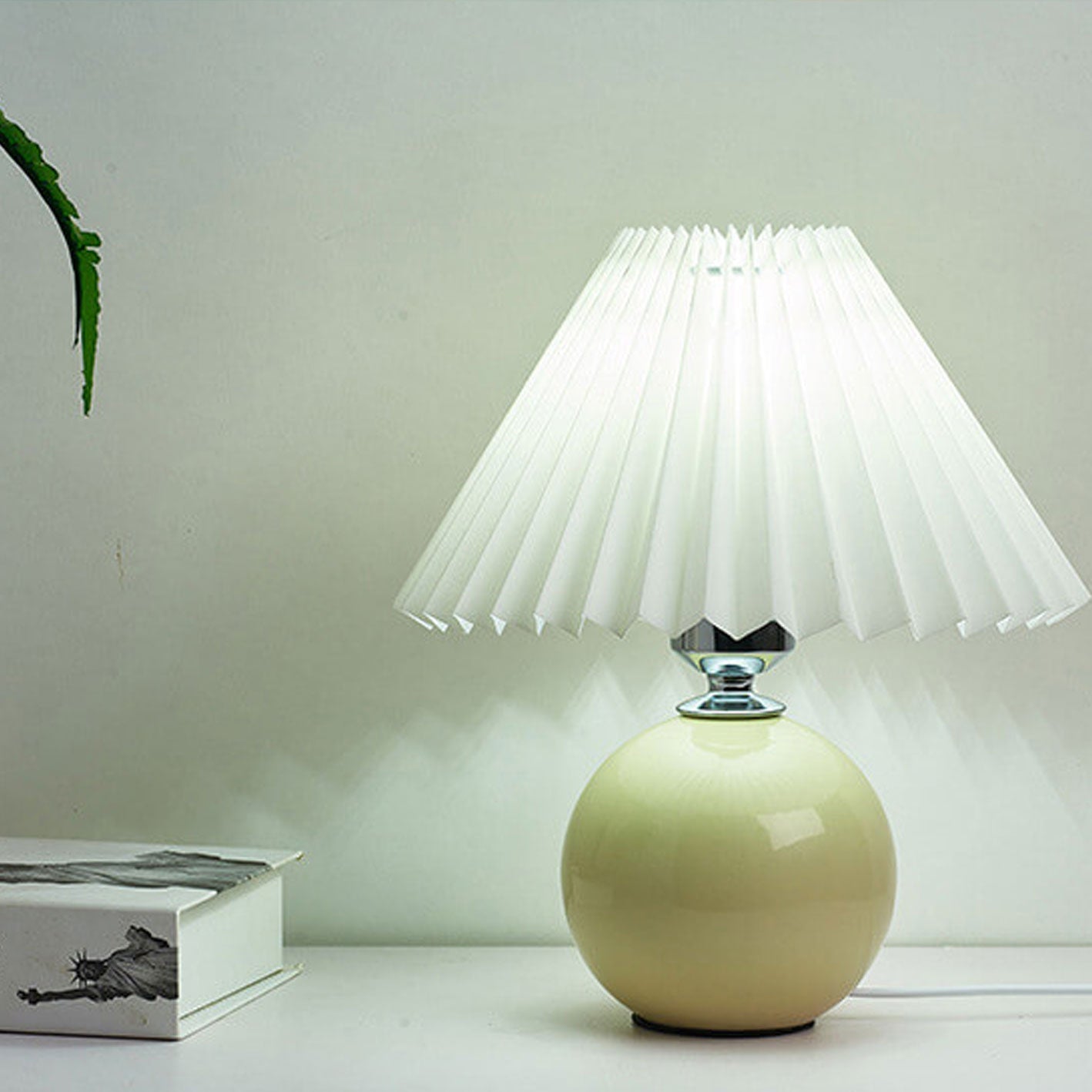 Nordic Minimalist Ceramic Pleated Table Lamp - 1-Light Modern Design, Elegant Home Lighting, Scandinavian Style
