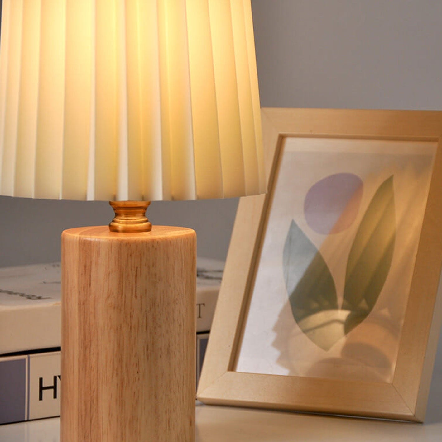 Vintage Korean Pleated Column Wooden Base Table Lamp - 1-Light Design