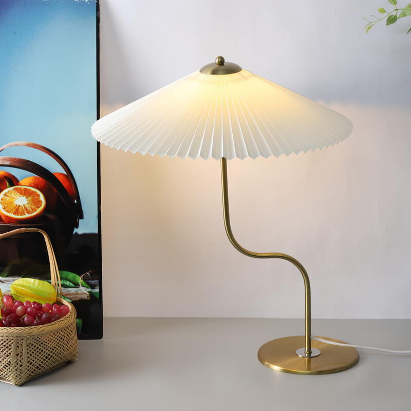 Retro Pleated Umbrella Shaped 1-Light Decorative Table Lamp, Vintage Table Lamp, Stylish Home Lighting, Mid-Century Modern Lamp, Unique Desk Lamp, Decorative Lighting for Living Room, Bedroom Table Lamp, Chic Accent Lamp, Bohemian Decor, Artistic Light Fi