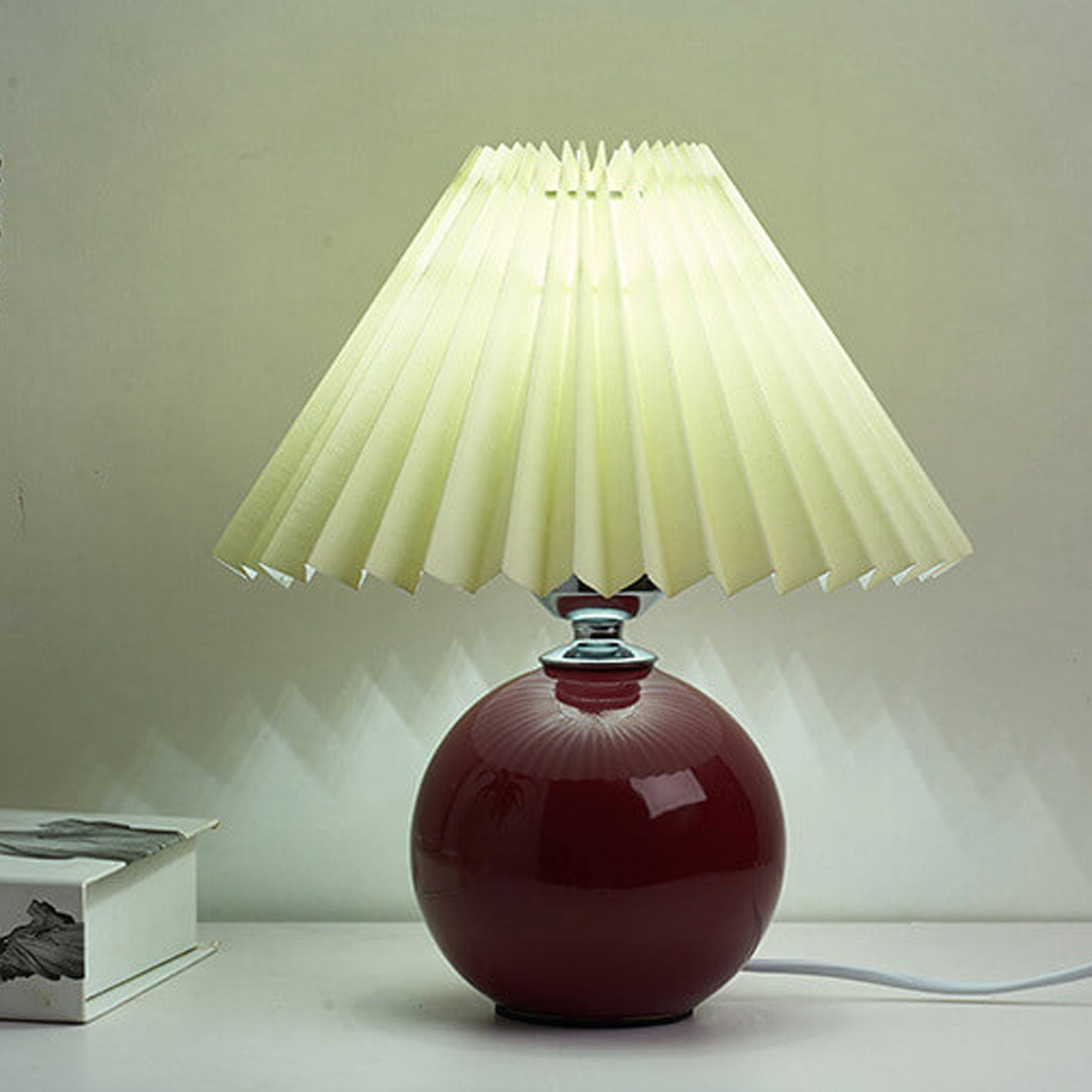 Nordic Minimalist Ceramic Pleated Table Lamp - 1-Light Design, Modern Home Decor, Scandinavian Style Lighting