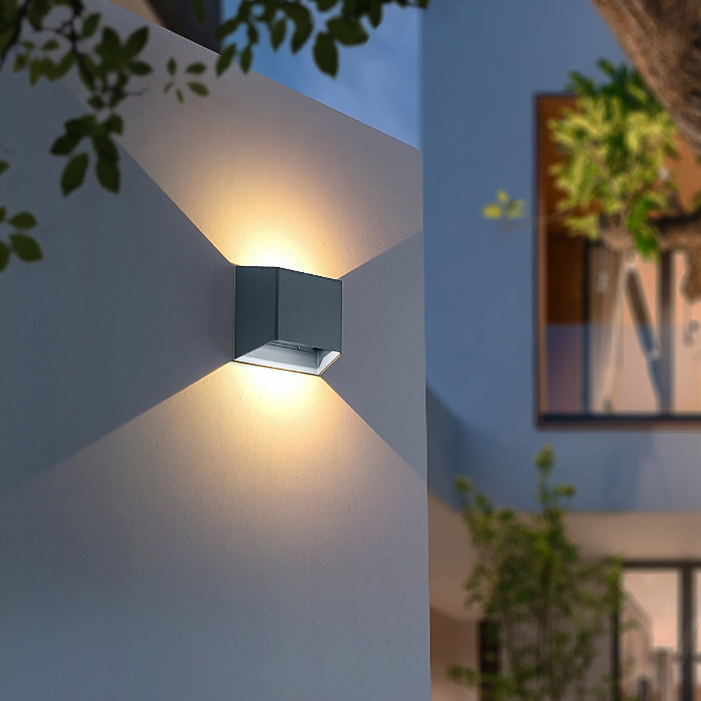 Modern Minimalist Waterproof LED Wall Light for Outdoor Villa Garden
