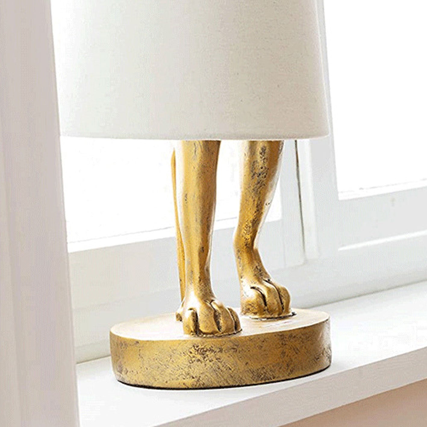 Nordic Apron Rabbit Resin Table Lamp - 1-Light, Eco-Friendly Design, Cute Home Decor, Modern Lighting, Stylish Nightstand Lamp