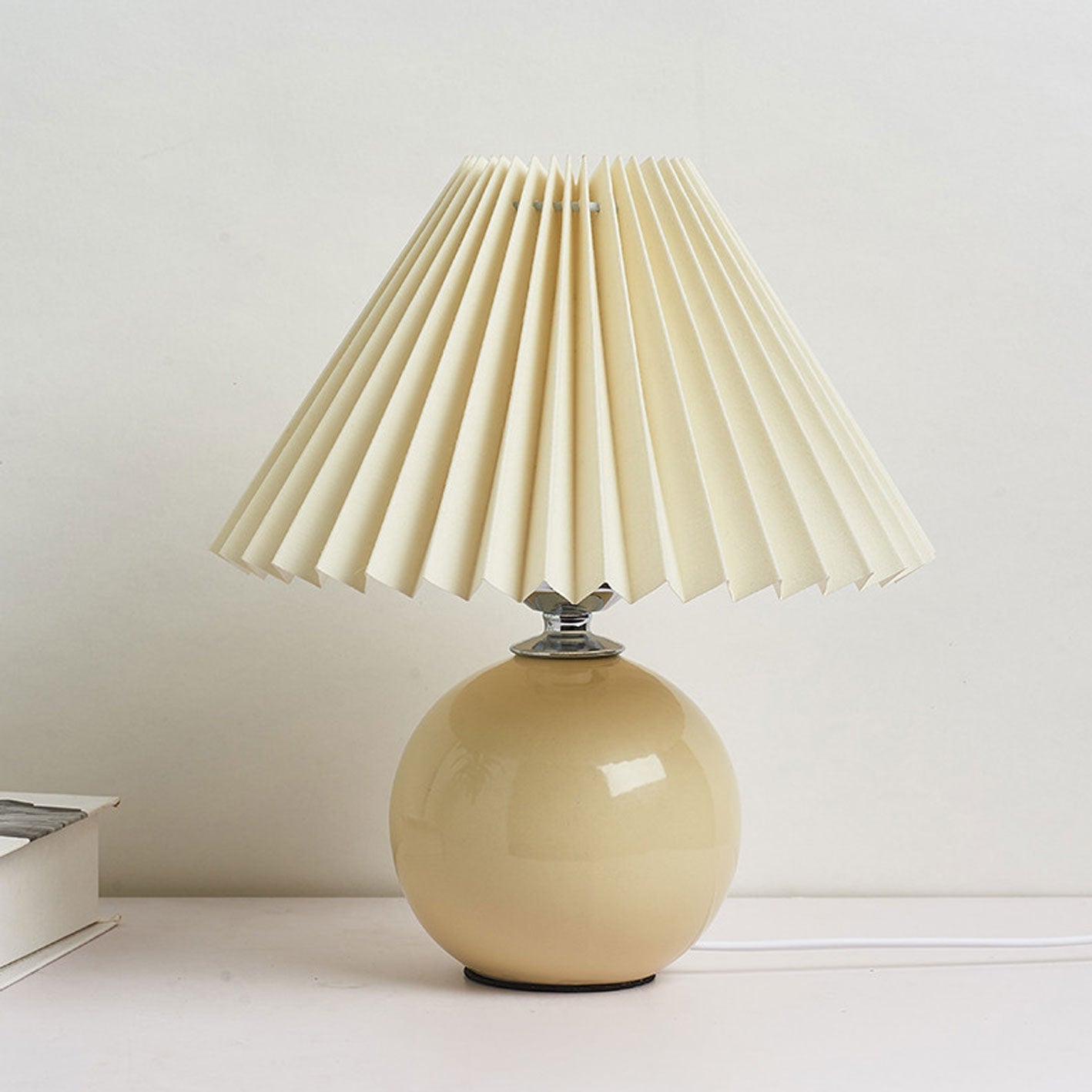 Nordic Minimalist Ceramic Pleated Table Lamp - 1-Light Modern Design, Elegant Home Lighting, Scandinavian Style