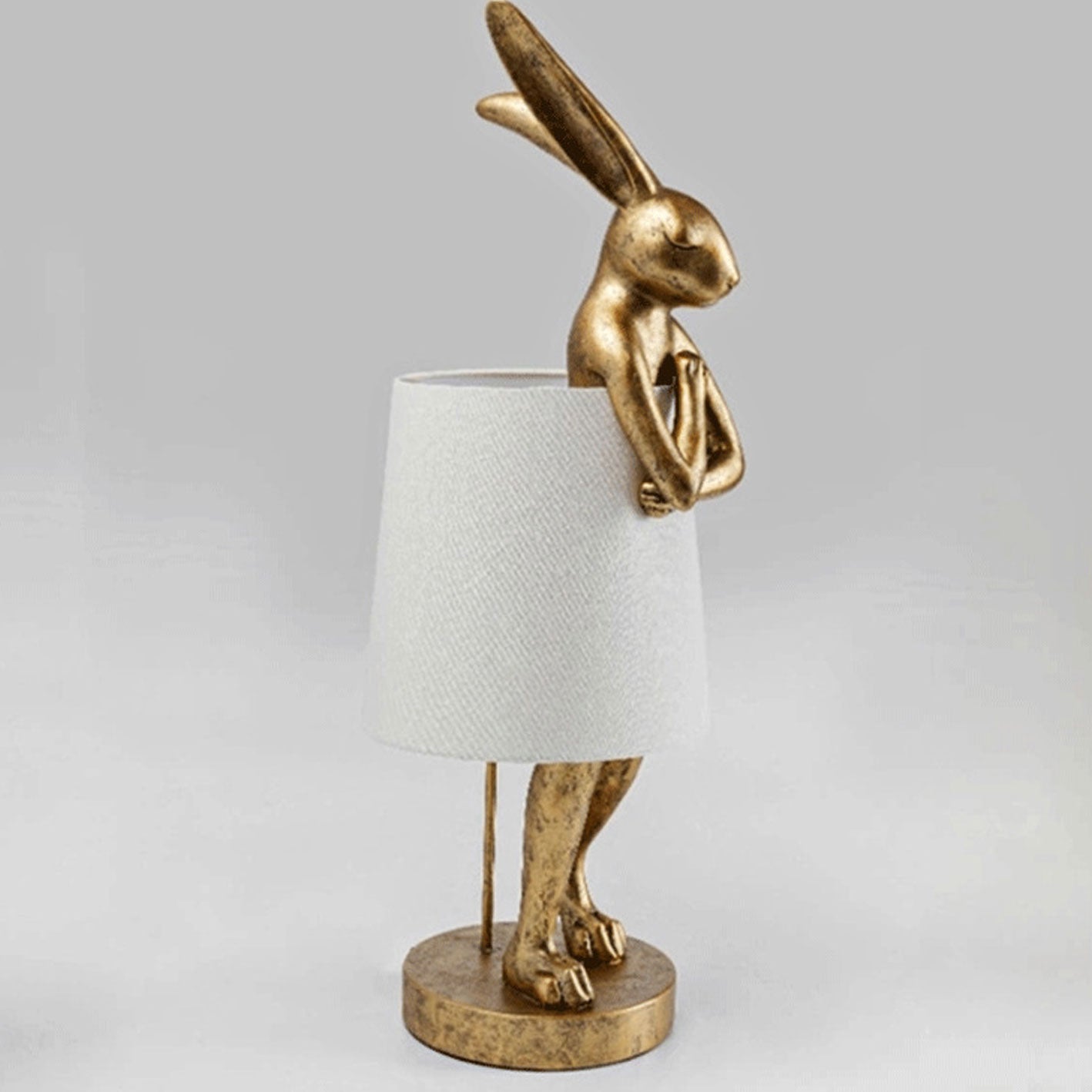 Nordic Apron Rabbit Resin 1-Light Table Lamp, Modern Scandinavian Lighting, Cute Rabbit Night Light, Decorative Desk Lamp for Kids Room, Contemporary Home Decor, Stylish Bedroom Accent, Unique Gift Idea for Animal Lovers, Eco-Friendly Resin Lamp