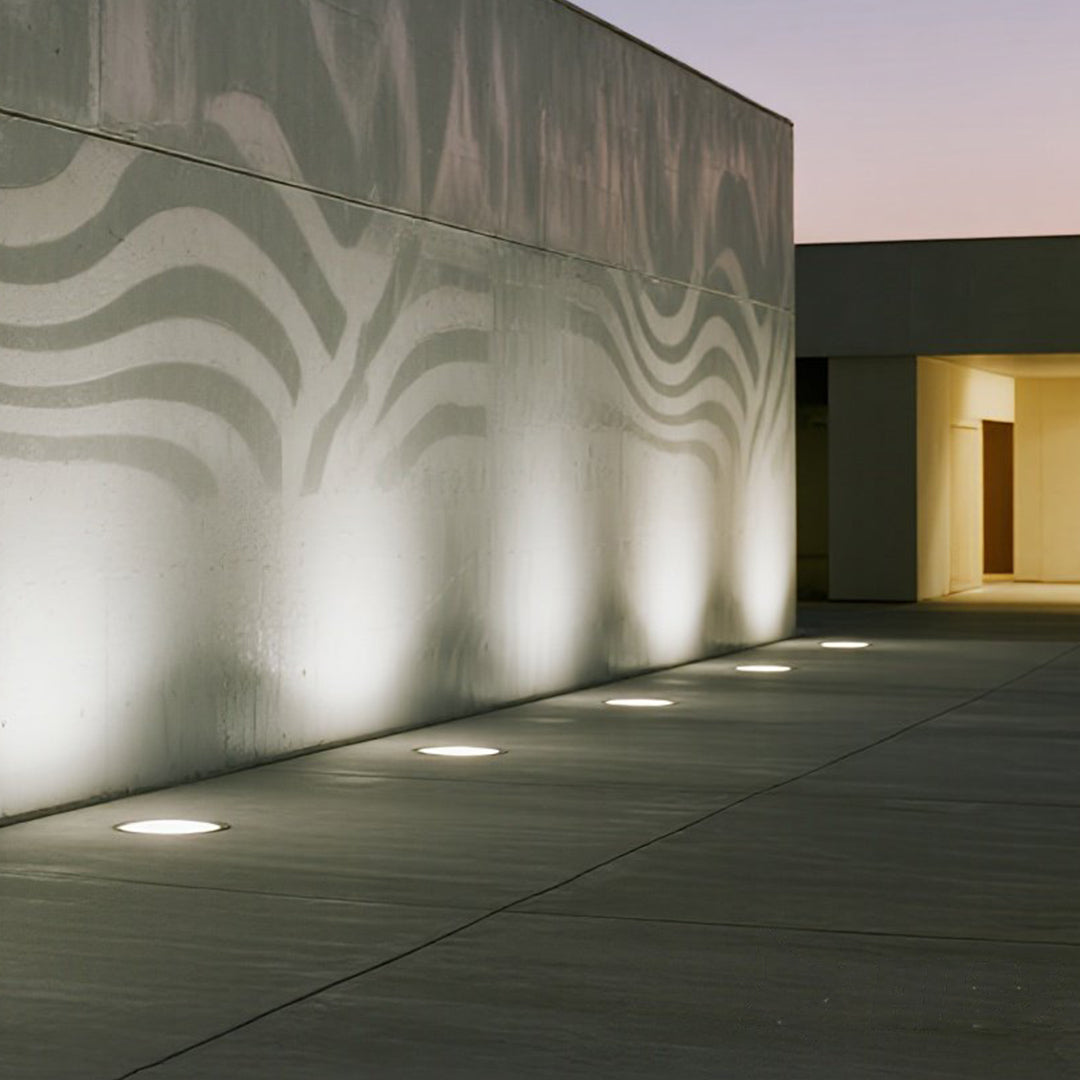In-Ground Minimalist LED Lights for Landscape Lighting
