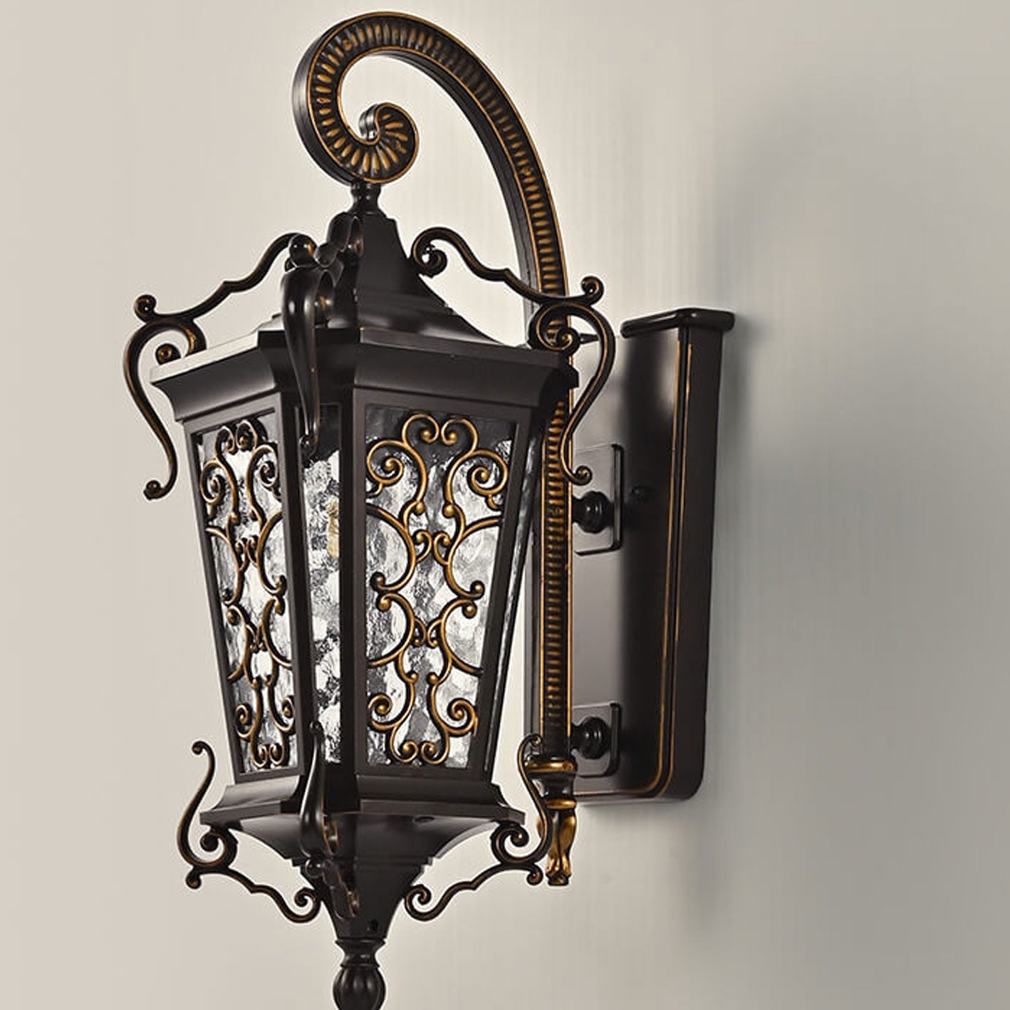 European Palace Outdoor Waterproof Wall Sconce Lamp - 1-Light Decorative Fixture for Gardens and Patios