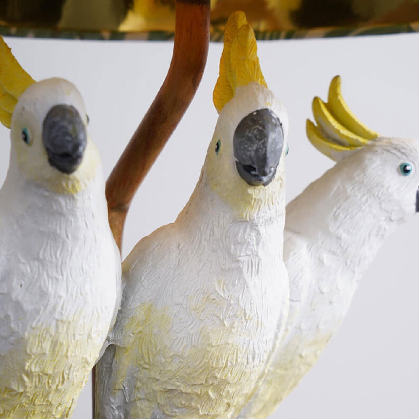 Nordic Leaf Fabric Resin Bird Design 1-Light Table Lamp - Modern Scandinavian Home Decor, Stylish Accent Lighting for Living Room, Bedroom, and Office, Unique Bird Motif, Contemporary Lamp Shade, Artisan Table Lighting Solutions
