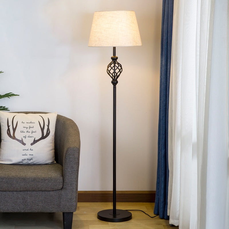 Modern Minimalist Iron Fabric Floor Lamp - Vertical 1-Light for Living Room

Elevate your living space with this sleek and contemporary floor lamp. Crafted from durable iron with a fabric shade, it offers a perfect blend of style and functionality. The ve