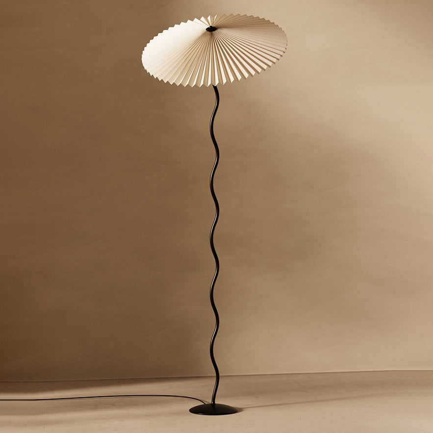 Traditional Japanese Fabric Iron Umbrella Floor Lamp - 1-Light Design for Living Room  

Illuminate your living space with this elegant Traditional Japanese Fabric Iron Umbrella Floor Lamp. Featuring a unique design that combines cultural aesthetics with