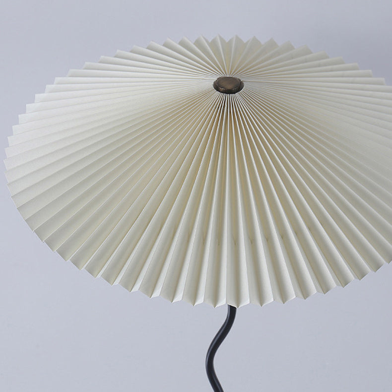Traditional Japanese Fabric Iron Umbrella Floor Lamp - 1-Light Design for Living Room  

Illuminate your living space with this elegant Traditional Japanese Fabric Iron Umbrella Floor Lamp. Featuring a unique design that combines cultural aesthetics with