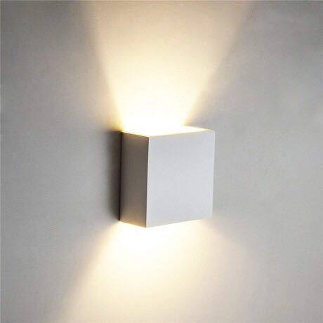 Modern Minimalist Aluminum Waterproof LED Wall Sconce for Living Room