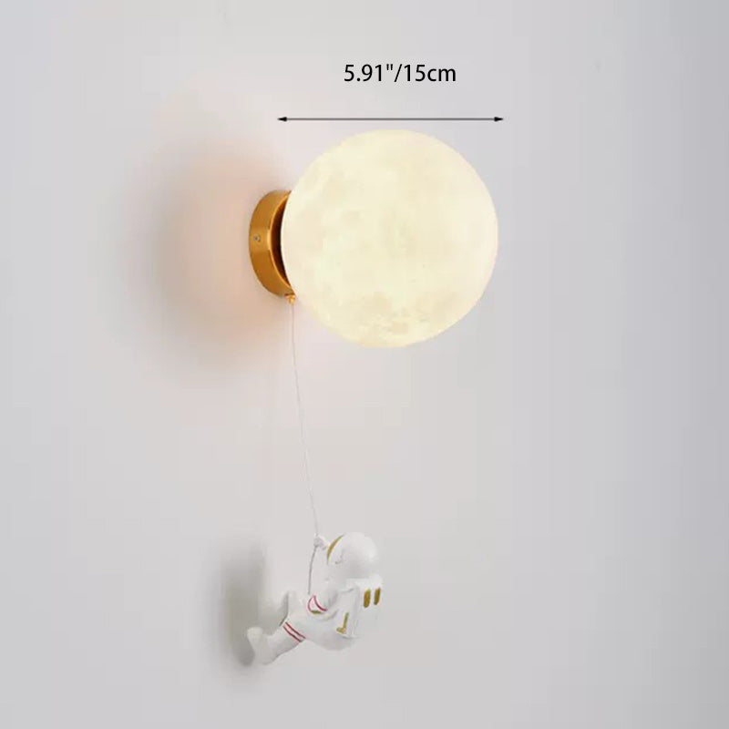 Modern Art Deco PLA Resin Iron Astronaut Planet Design 1-Light Wall Sconce Lamp for Bedroom & Living Room, Unique Decorative Lighting Fixture, Contemporary Space Themed Wall Light, Stylish Astronaut Decor, Home Aesthetic Wall Sconces, Trendy Bedroom Light