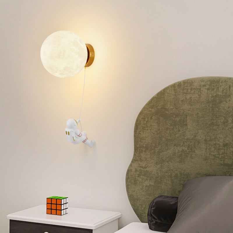 Modern Art Deco PLA Resin Iron Astronaut Planet Design 1-Light Wall Sconce Lamp for Bedroom & Living Room, Unique Decorative Lighting Fixture, Contemporary Space Themed Wall Light, Stylish Astronaut Decor, Home Aesthetic Wall Sconces, Trendy Bedroom Light