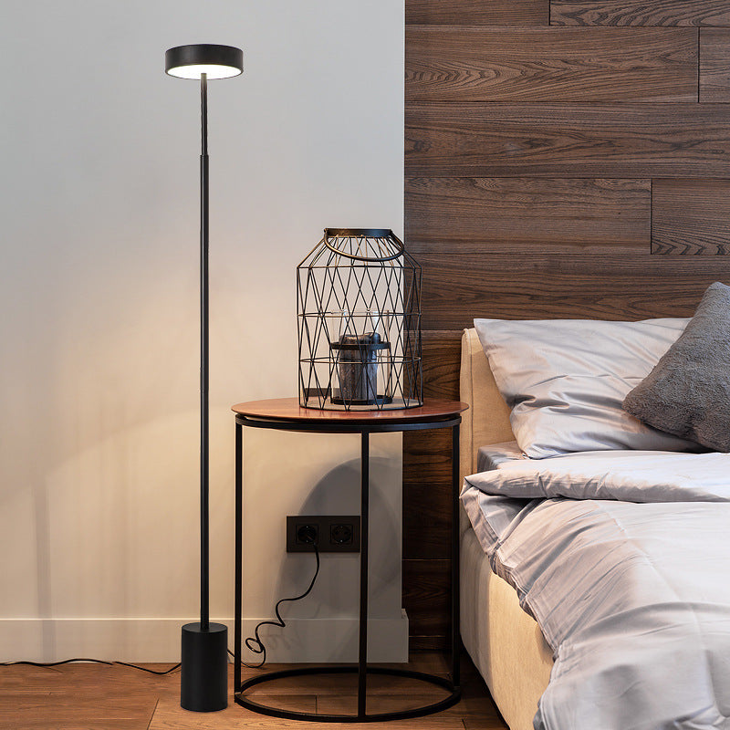 Contemporary Scandinavian Round Iron LED Floor Lamp for Bedroom