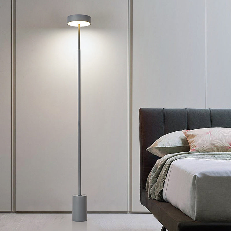 Contemporary Scandinavian Round Iron LED Floor Lamp for Bedroom