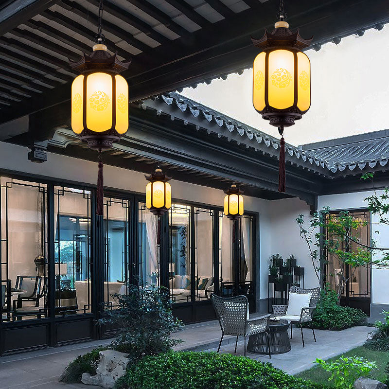 Traditional Chinese Waterproof Hexagonal Lantern Pendant Light for Garden