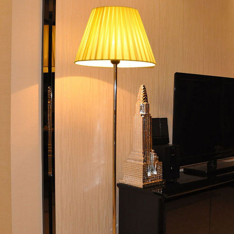 Contemporary Nordic Drum Iron Pleated Floor Lamp Living Room 

Illuminate your living space with this stylish Contemporary Nordic Drum Iron Pleated Floor Lamp. Designed for modern aesthetics, this 1-light standing floor lamp combines a sleek iron base wit