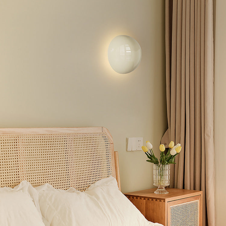 Modern Minimalist Iron Round LED Wall Sconce for Living Room Ambiance Lighting