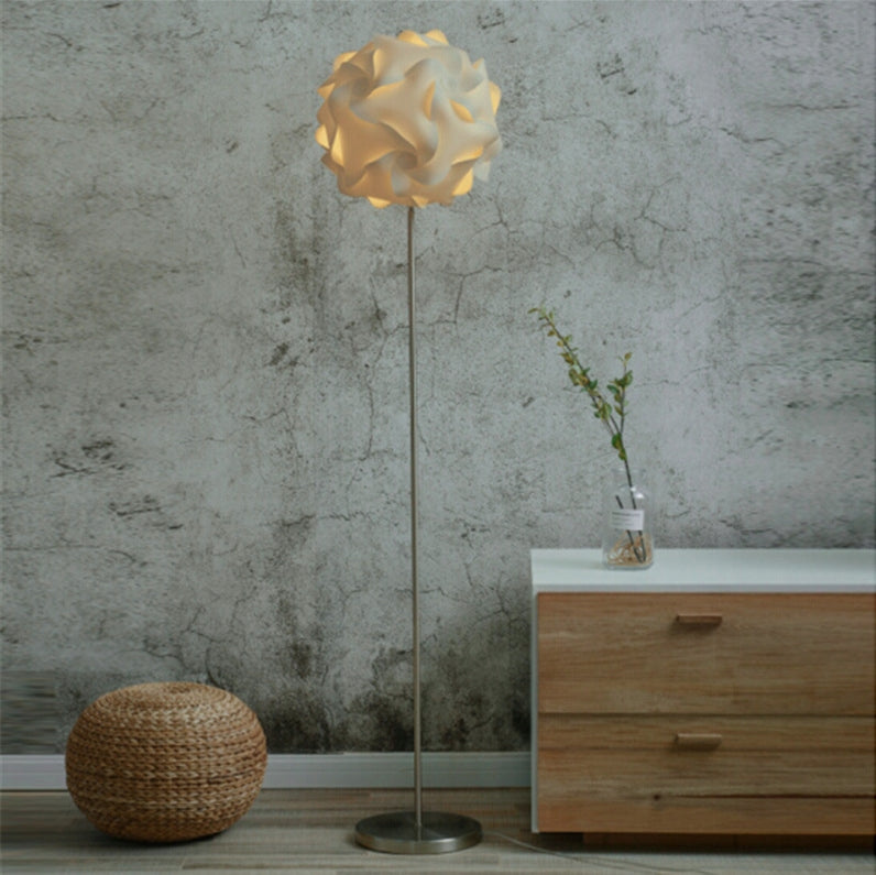 Contemporary Nordic Flower Ball Shade Floor Lamp - 1-Light Design for Living Room

Illuminate your living space with this stylish Contemporary Nordic Flower Ball Shade Floor Lamp. Featuring a sleek, modern design, this 1-light standing floor lamp is ideal
