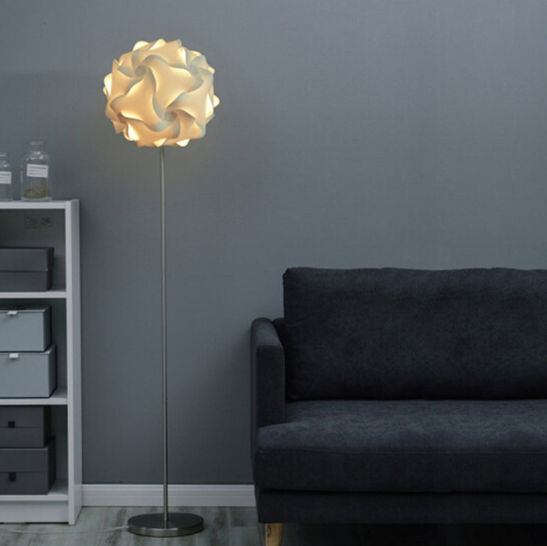 Contemporary Nordic Flower Ball Shade Floor Lamp - 1-Light Design for Living Room

Illuminate your living space with this stylish Contemporary Nordic Flower Ball Shade Floor Lamp. Featuring a sleek, modern design, this 1-light standing floor lamp is ideal
