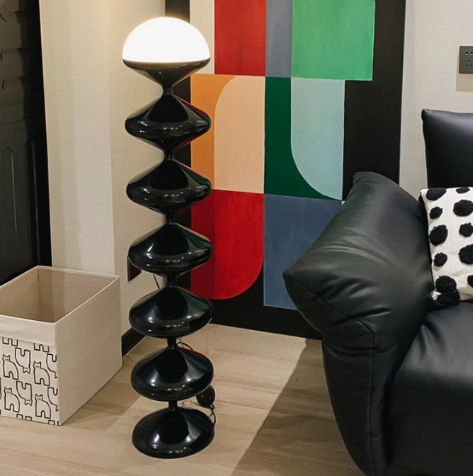 Traditional French Gourd Iron Acrylic Floor Lamp for Living Room  

Illuminate your living space with this exquisite Traditional French Gourd Iron Acrylic Floor Lamp. Designed to enhance your decor, this 1-light standing lamp features a stunning gourd sha
