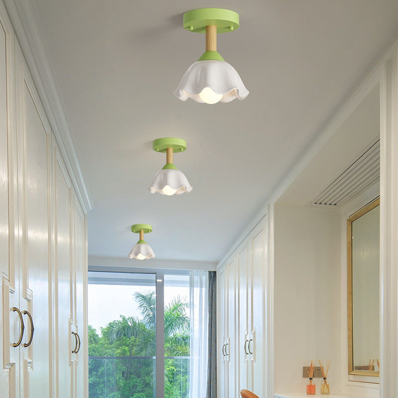 Contemporary Scandinavian Cream Flower Semi-Flush Ceiling Light for Bedroom

Illuminate your space with this stunning contemporary Scandinavian cream flower round oval semi-flush mount ceiling light. Perfect for bedrooms, this 1-light fixture combines ele