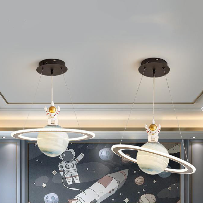 Modern Art Deco Kids Round Planet Spaceman Acrylic Iron LED Chandelier for Living Room, Unique Kids Room Lighting, Space-Themed Decorative Light Fixture, Stylish LED Hanging Light, Designer Chandelier for Children's Room, Contemporary Planetarium Lighting