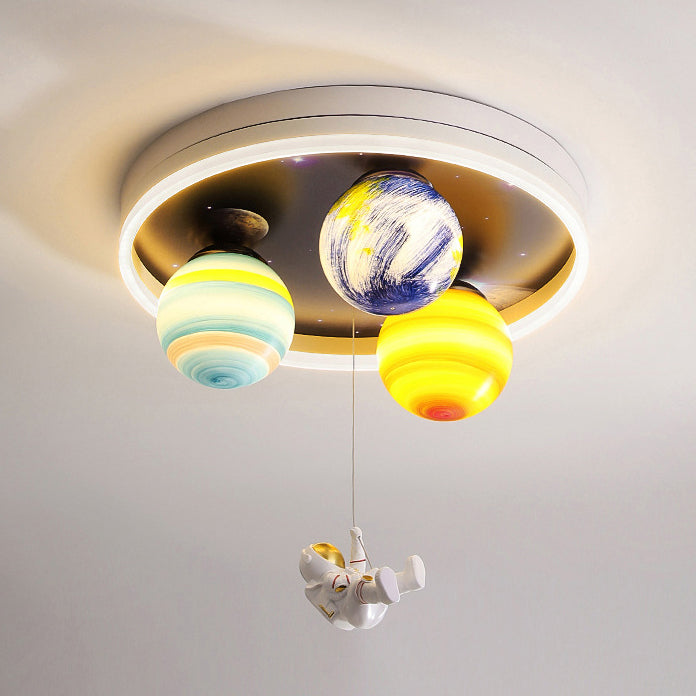 Modern Art Deco Kids Planet Astronaut Round Acrylic Resin Iron LED Flush Mount Ceiling Light for Bedroom, Space Theme Lighting for Children’s Room, Stylish Ceiling Fixture, Colorful Decorative Light for Kids, Astronaut Decor, Nursery Room Lighting, LED Ce