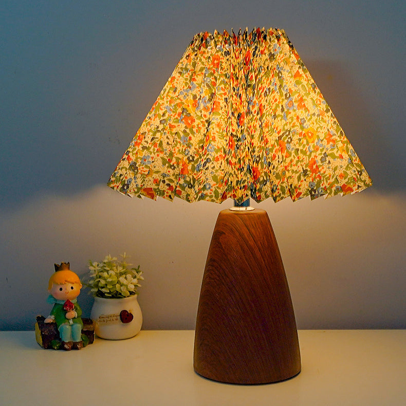 Vintage Scalloped Pleated Cone Fabric LED Table Lamp for Living Room