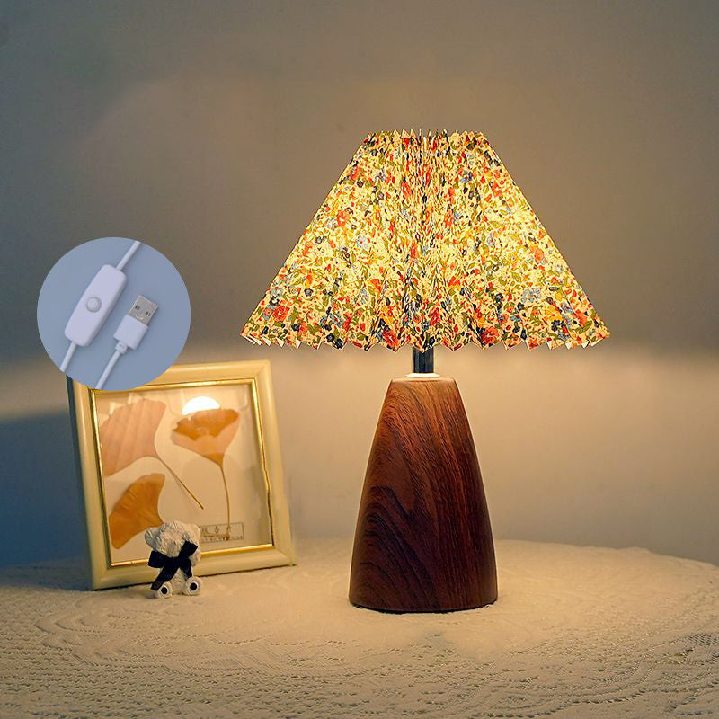 Vintage Scalloped Pleated Cone Fabric LED Table Lamp for Living Room