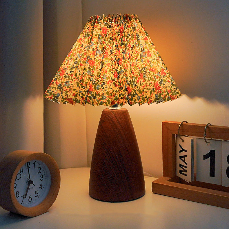 Vintage Scalloped Pleated Cone Fabric LED Table Lamp for Living Room