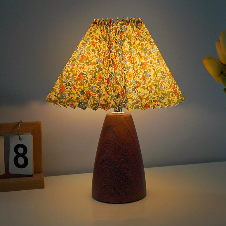 Vintage Scalloped Pleated Cone Fabric LED Table Lamp for Living Room