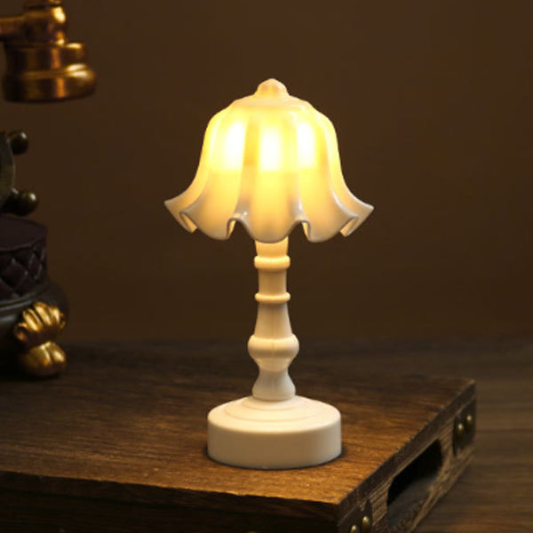Contemporary Nordic Battery ABS Flower Pleated LED Table Lamp Night Light for Bedside, Modern LED Nightstand Lamp, Cozy Bedroom Decor, Portable Battery Operated Light, Elegant Flower Design, Adjustable Brightness Bedside Lighting, Aesthetic Decor for Home