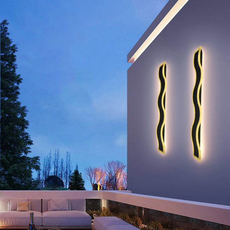 Modern Solar Waterproof Aluminum LED Wall Sconce for Outdoor Patio Lighting