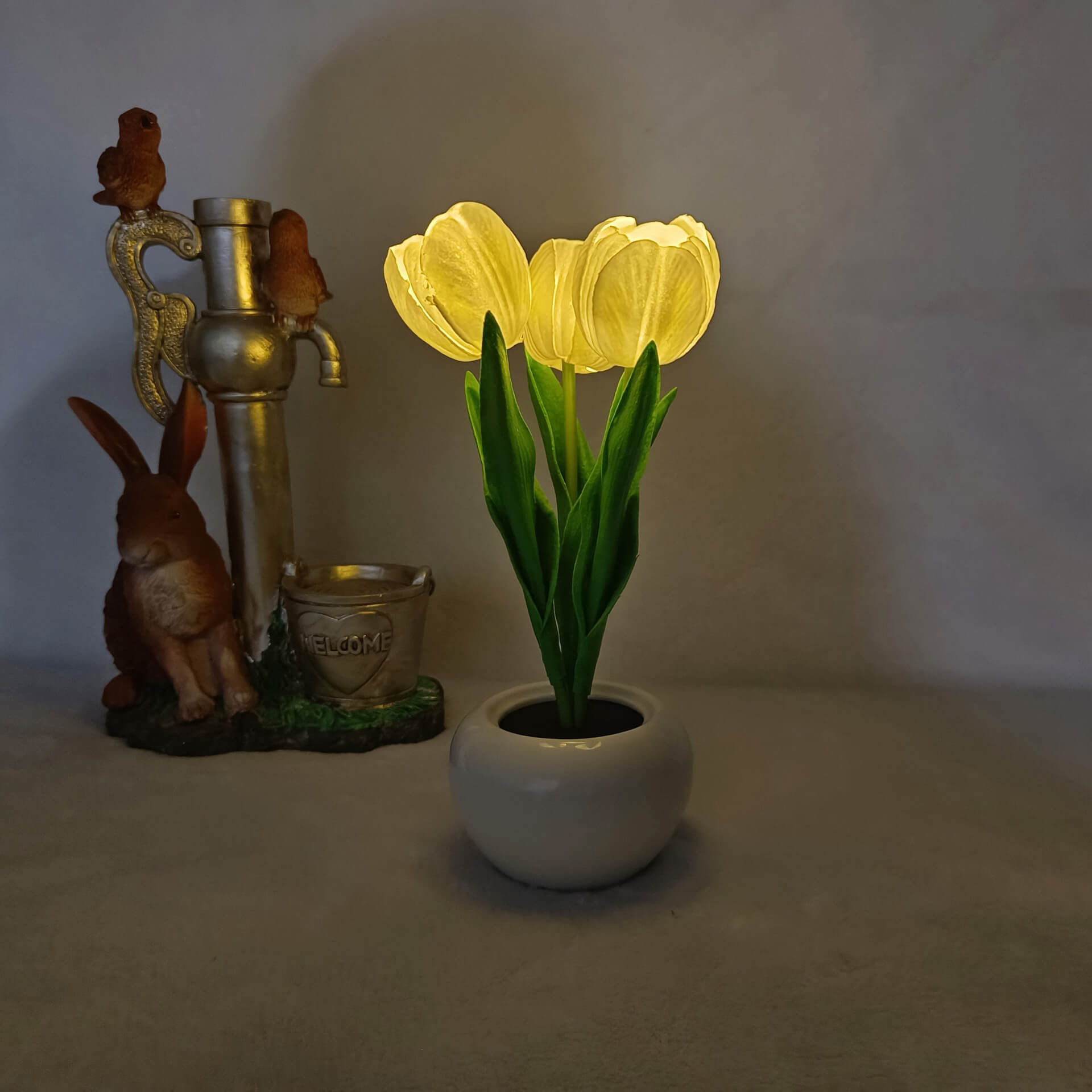 Modern Creative Simulation Tulip Peony LED Night Light Table Lamp for Bedroom, Nursery, Home Decor, Rechargeable, Decorative Lighting, Soft Ambient Light, Unique Floral Design, Gift for Women and Kids