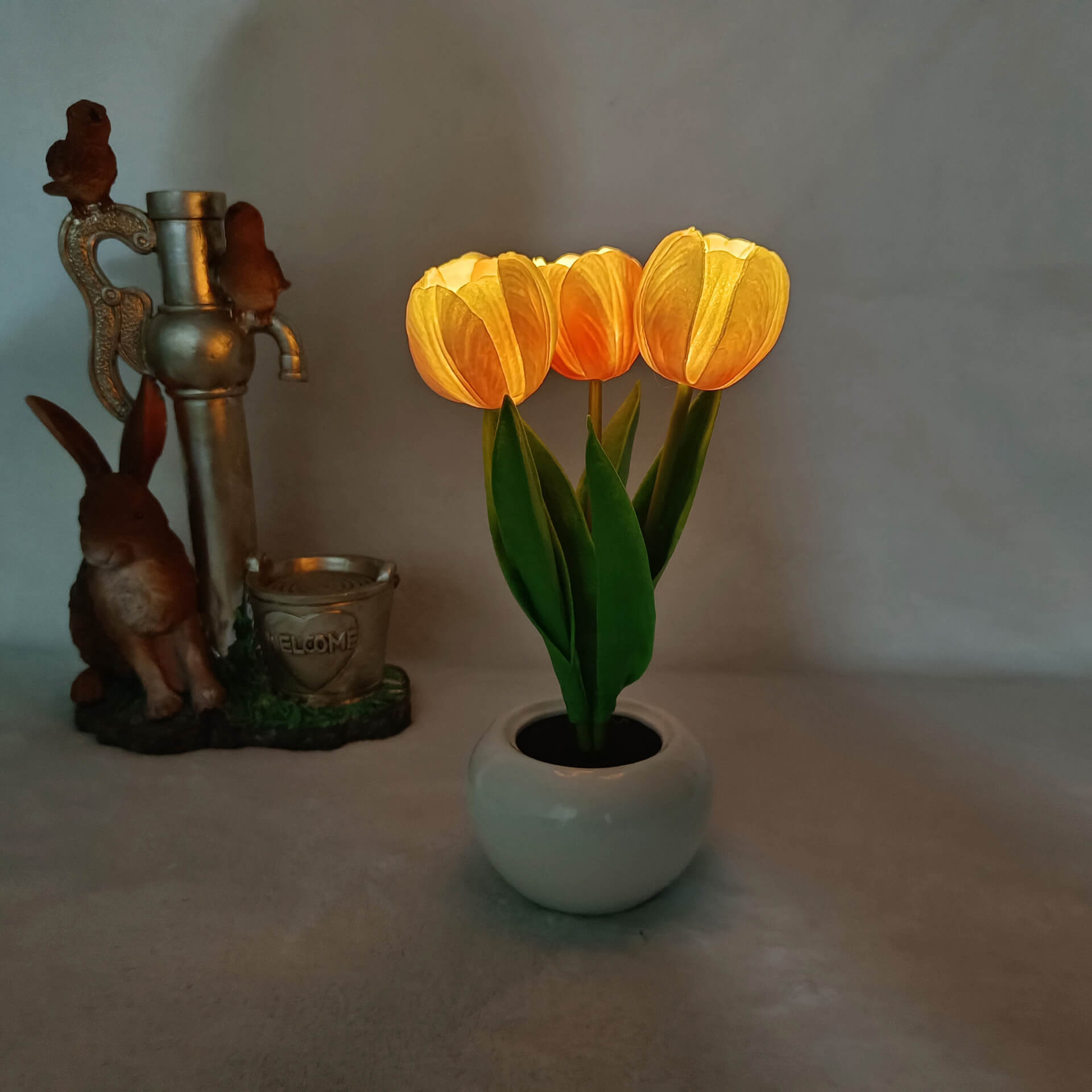 Modern Creative Simulation Tulip Peony LED Night Light Table Lamp for Bedroom, Nursery, Home Decor, Rechargeable, Decorative Lighting, Soft Ambient Light, Unique Floral Design, Gift for Women and Kids