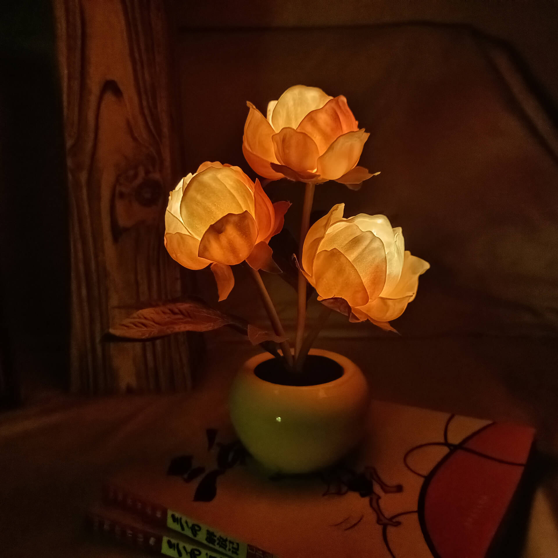 Modern Creative Simulation Tulip Peony LED Night Light Table Lamp for Bedroom, Nursery, Home Decor, Rechargeable, Decorative Lighting, Soft Ambient Light, Unique Floral Design, Gift for Women and Kids