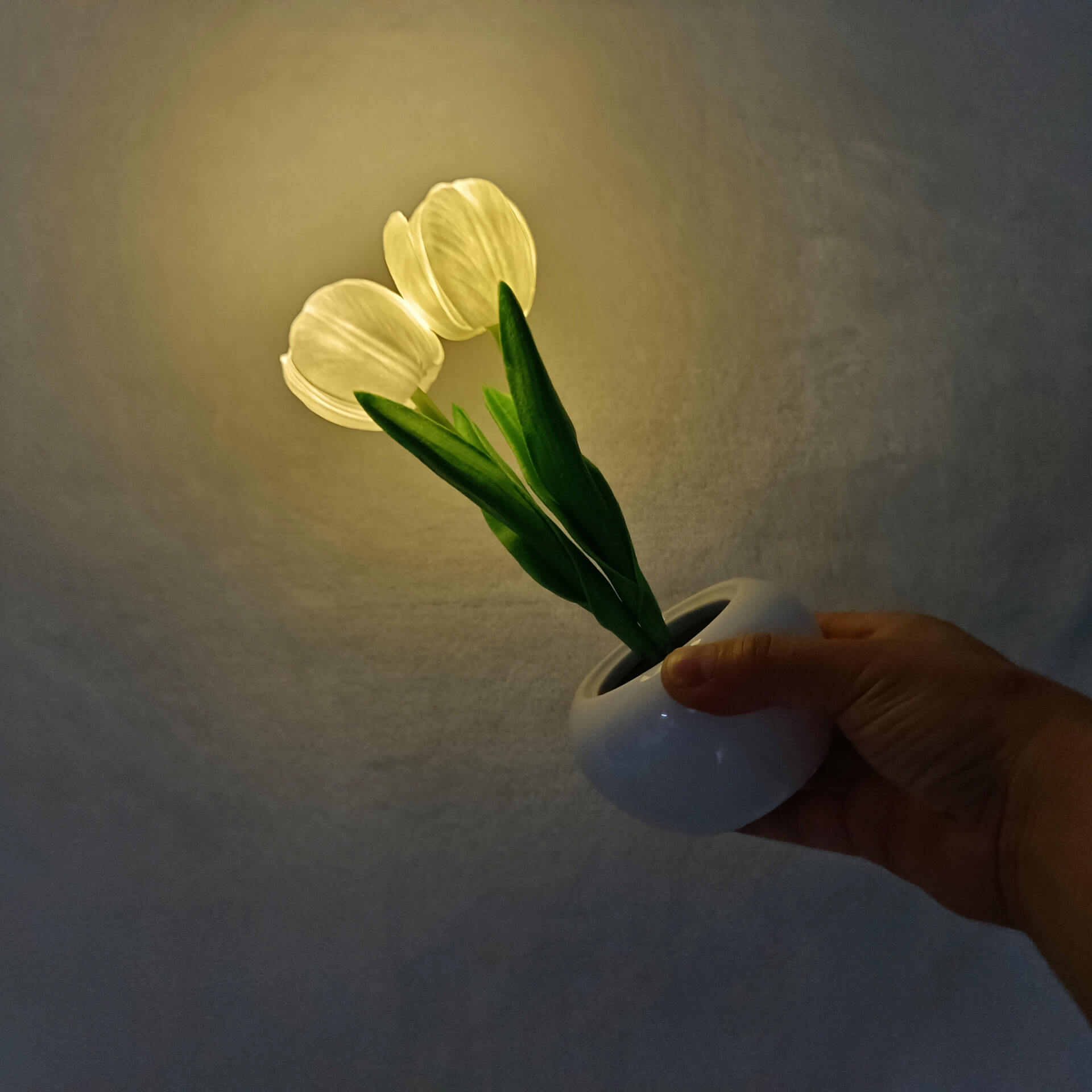 Modern Creative Simulation Tulip Peony LED Night Light Table Lamp for Bedroom, Nursery, Home Decor, Rechargeable, Decorative Lighting, Soft Ambient Light, Unique Floral Design, Gift for Women and Kids