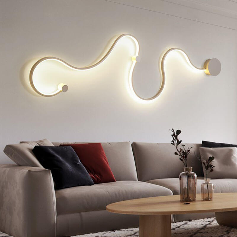 Modern Curved LED Wall Sconce - Aluminum Snake-Shaped 1-Light Lamp