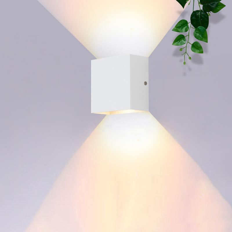 Modern Minimalist Square Aluminum LED Wall Sconce Lamp

Illuminate your space with our sleek modern minimalist square aluminum LED wall sconce lamp. Designed for versatility and elegance, this wall light fixture enhances any decor while providing energy-e