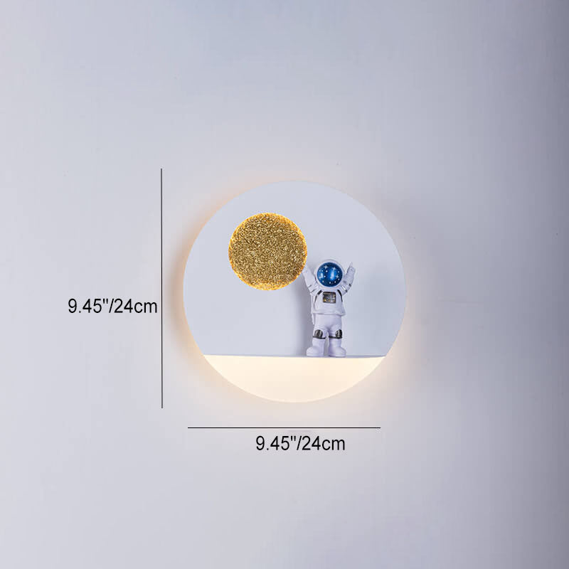 Contemporary Iron Resin Round Astronaut LED Wall Sconce Lamp for Bedroom, Modern Space-Themed Lighting, Unique Decorative Wall Light Fixture, Astronaut Design Night Light, Kids Room Decor, Space Adventure Bedroom Lighting, Stylish LED Wall Lamp, Creative