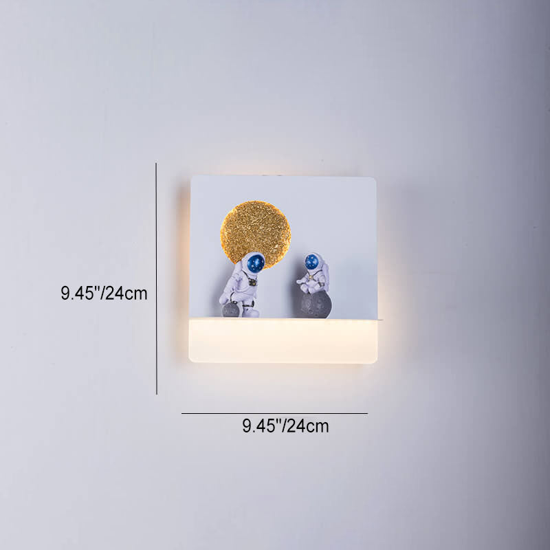 Contemporary Iron Resin Round Astronaut LED Wall Sconce Lamp for Bedroom, Modern Space-Themed Lighting, Unique Decorative Wall Light Fixture, Astronaut Design Night Light, Kids Room Decor, Space Adventure Bedroom Lighting, Stylish LED Wall Lamp, Creative